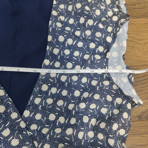 Urban Outfitters Josey Ruffle Mini Wrap Dress โ Size XS - Picture 8 of 9